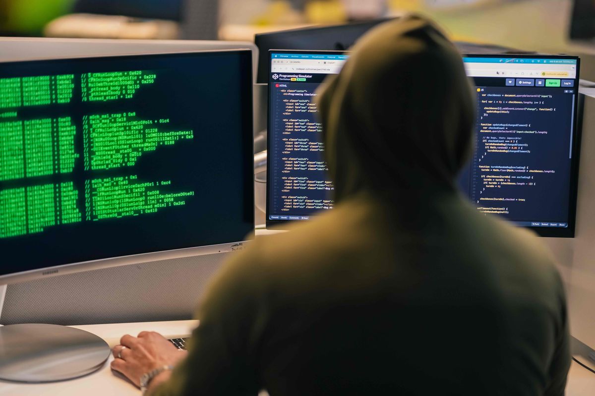 serangan siber berbasis AI terhadap infrastruktur digital Jepang